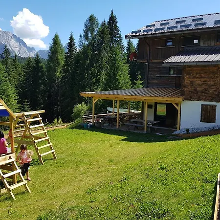 Chalet Tabiarel לינה וארוחת בוקר Danta